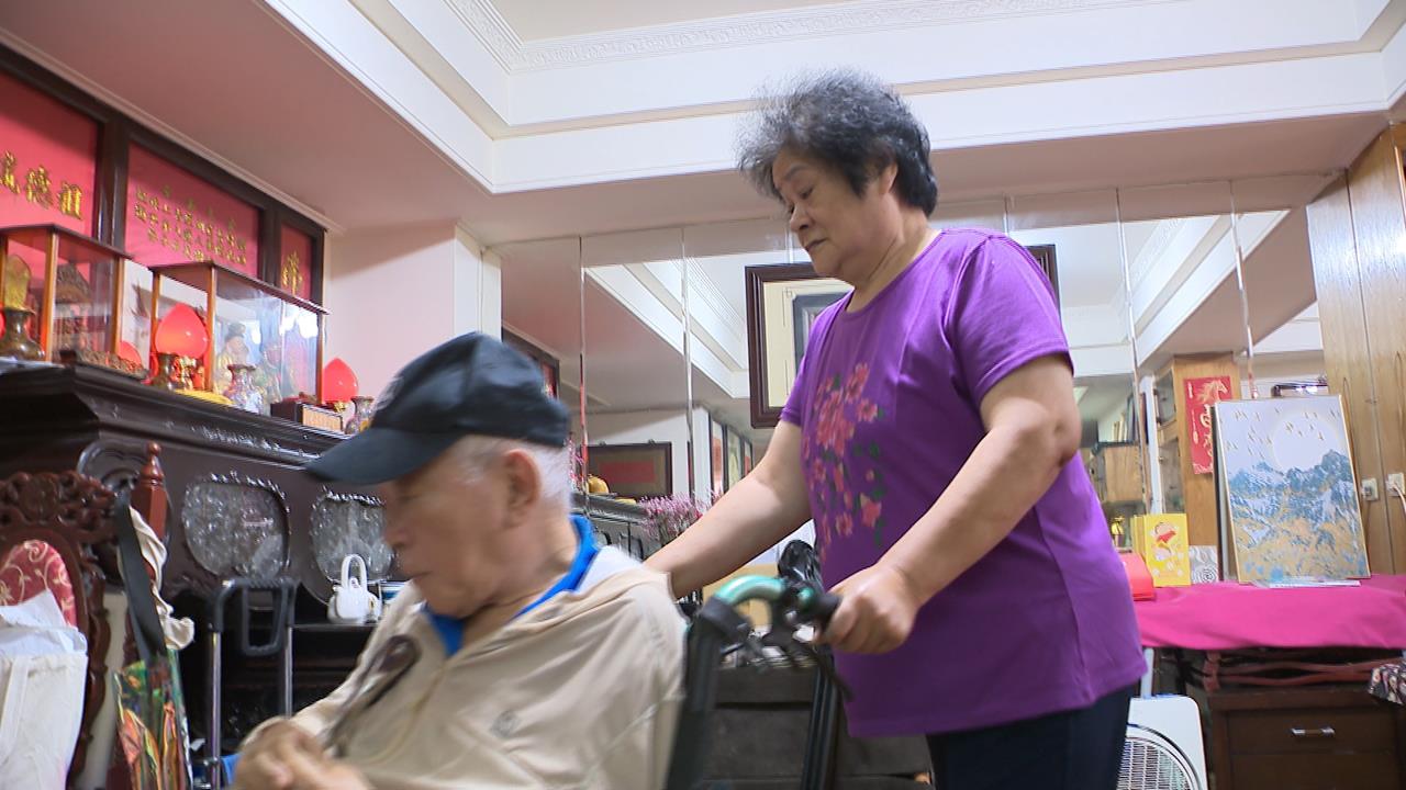 家庭照顧假更彈性! 勞動部:寄養家納適用 給照顧者喘息's story cover image