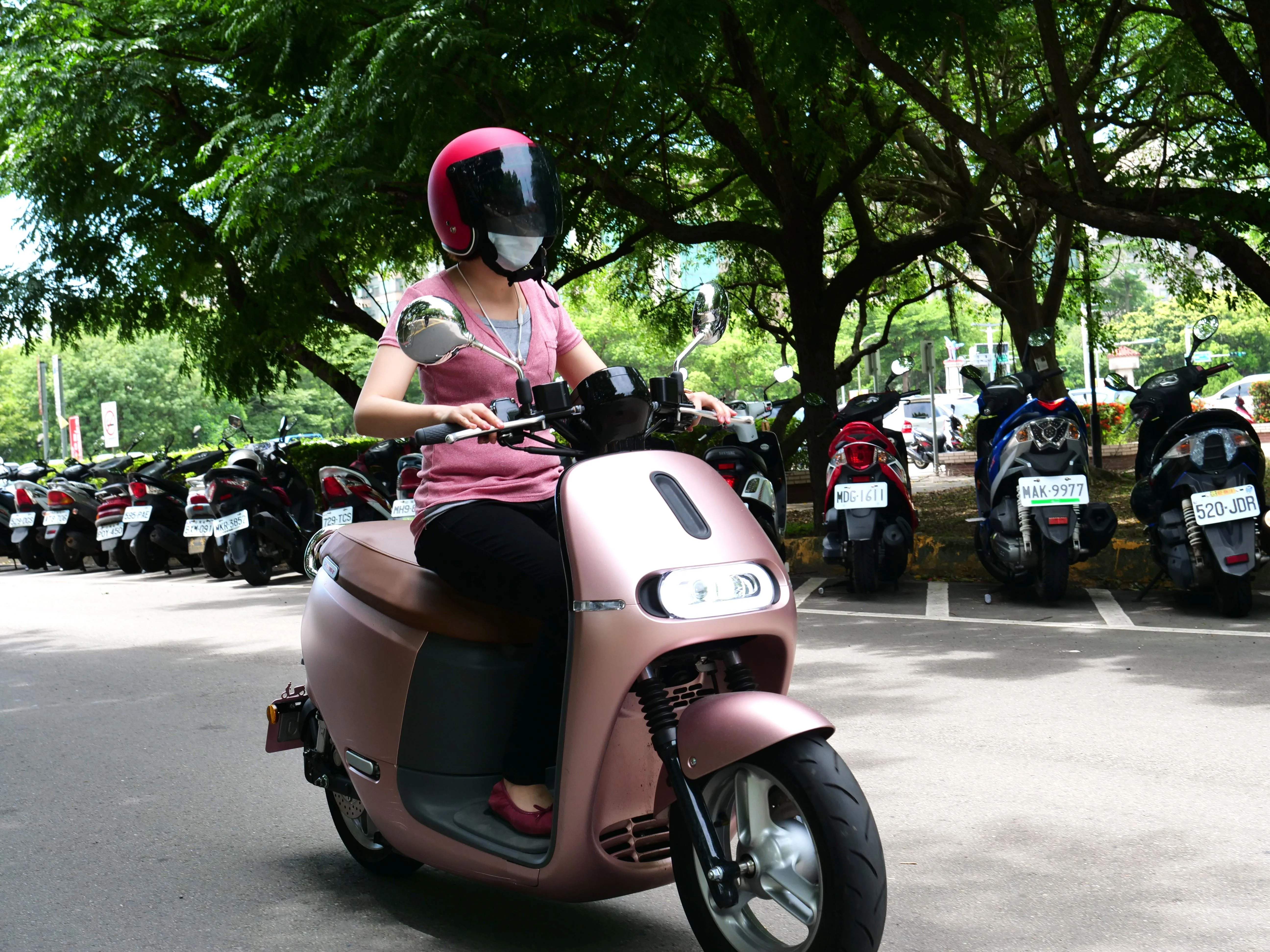 桃園市補助電動機車　加碼外送員、守望相助隊　最高4萬4千元's story cover image