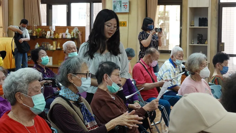 高雄在地樂團長照巡演台語歌謠　中山大學偕企業資助's story cover image