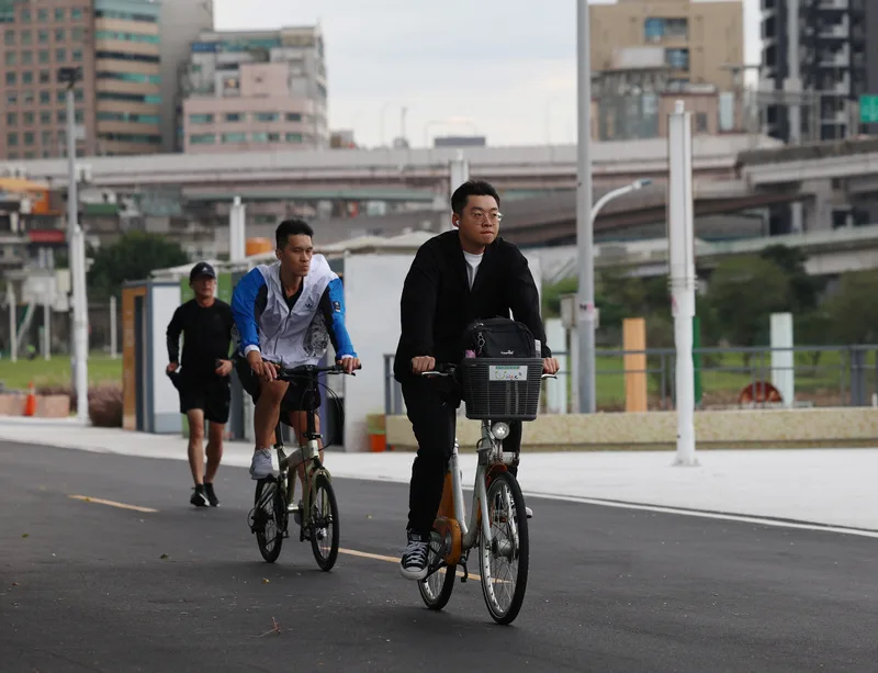 東北季風影響早晚偏涼　清晨水氣仍多's story cover image