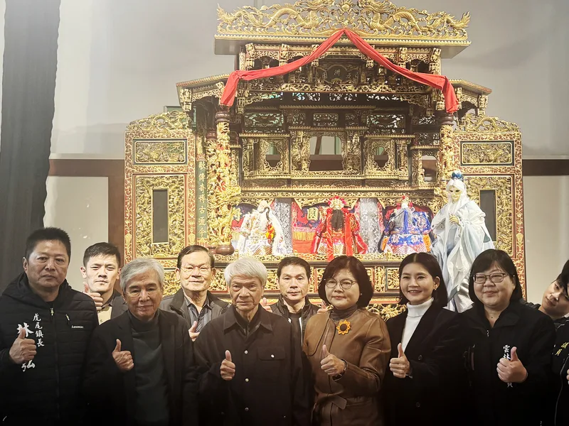 布袋戲大師黃海岱126歲冥誕特展　小學生操偶開場's story cover image