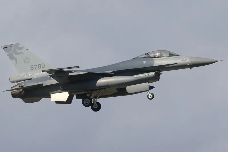 空軍：1300件防寒飛行衣陸續交貨　3月底交貨完畢's story cover image