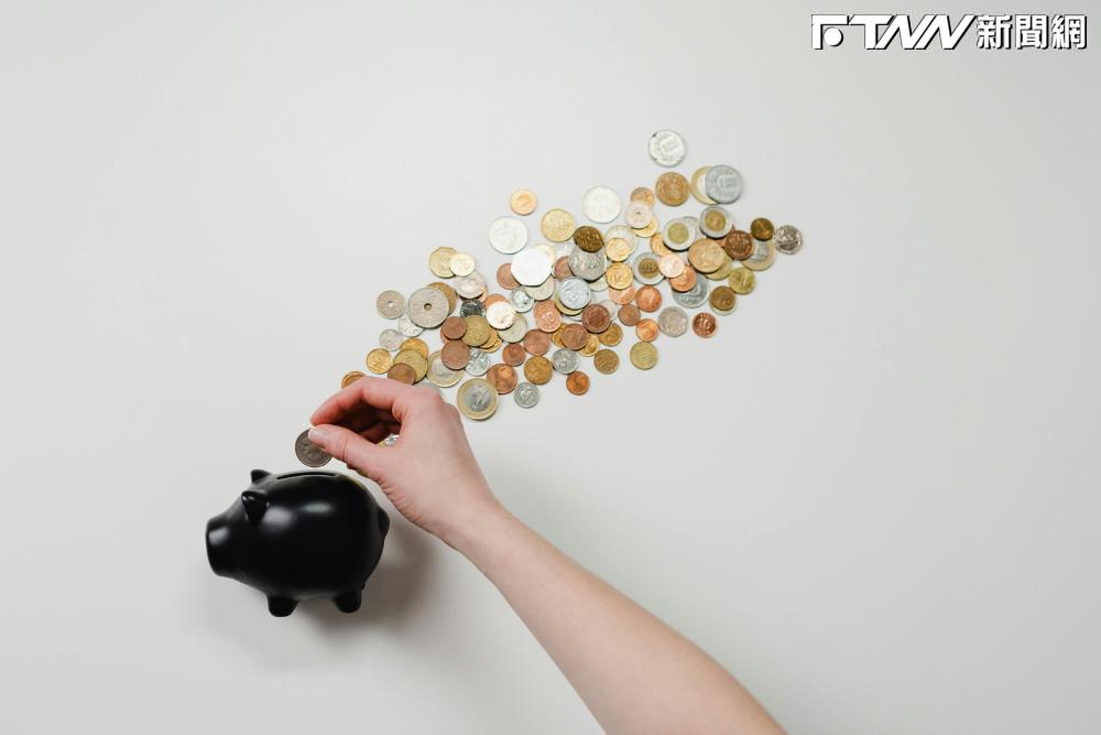 狂砍近百億卻要它？三大法人84億瘋搶「這檔」…資金集中1類股　網：最後一棒？'s story cover image