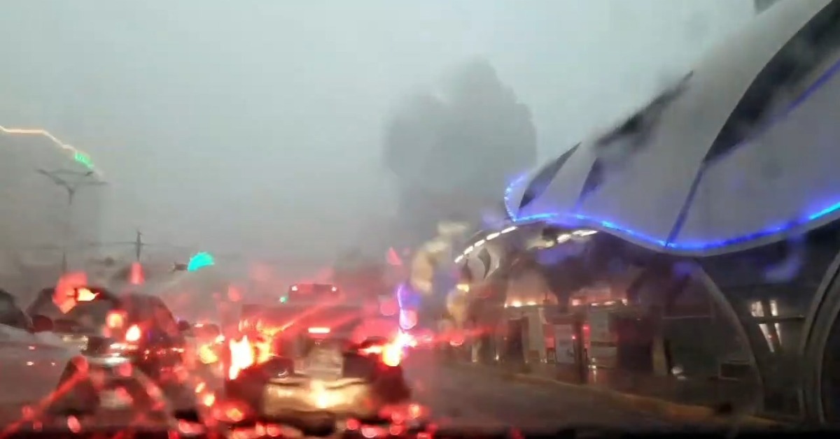 丹娜絲颱風近逼！中部雨彈開炸大積水 2縣市淹水警報's story cover image