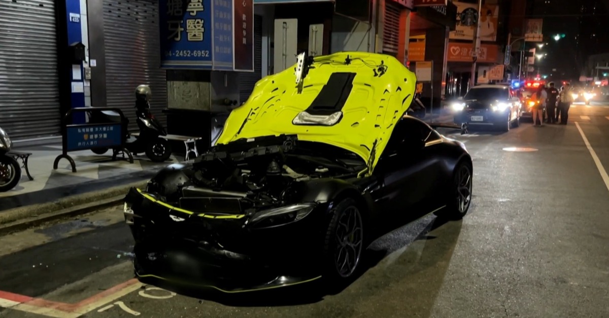 引擎蓋撞到掀起！駕駛連撞3車 棄「千萬超跑」肇逃's OG Image