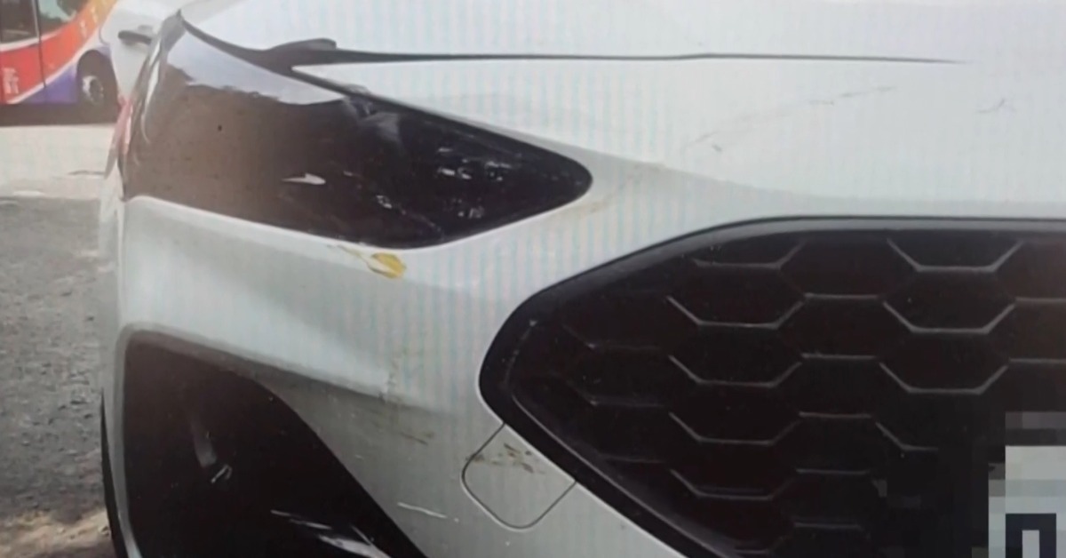 台中男開車上班 突遭「防捲入欄桿」襲擊's story cover image