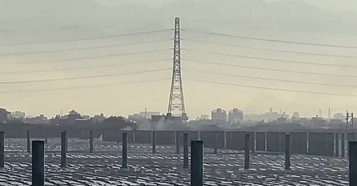 彰化海上太陽能板燃燒！無人傷亡's story cover image