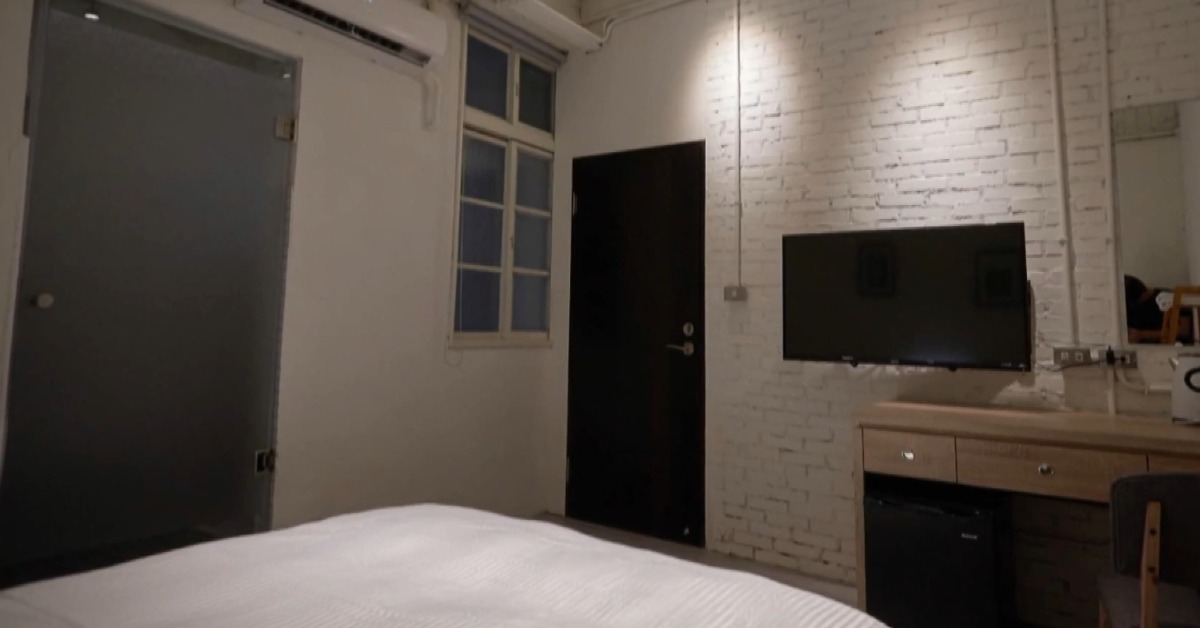 獨家／女租短期套房 行李箱、名牌包竟遭清潔員「回收」's story cover image