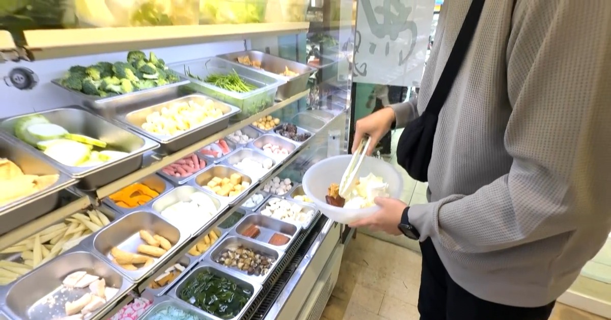 獨家／麻辣燙「秤重達標即免單」！ 民眾笑翻：靠手感亂夾's story cover image