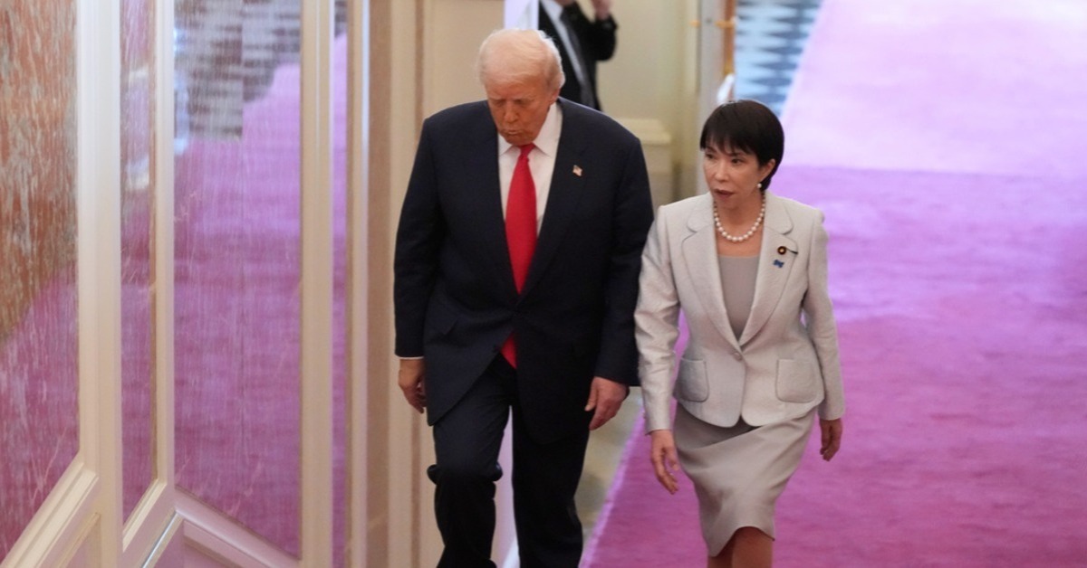 川普遭爆嚴厲告知高市早苗：不要插手台灣問題！'s story cover image