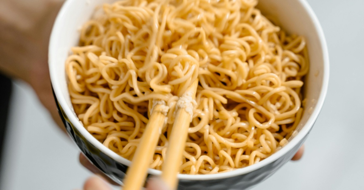 神級泡麵回歸！昔無預警停產 網嗨喊：童年回憶回來了's story cover image