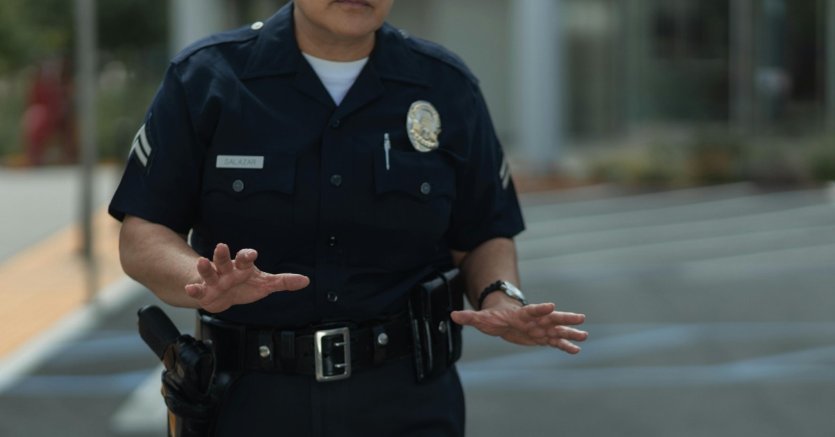 男開失竊車拒攔查 持利器與警街頭對峙's story cover image