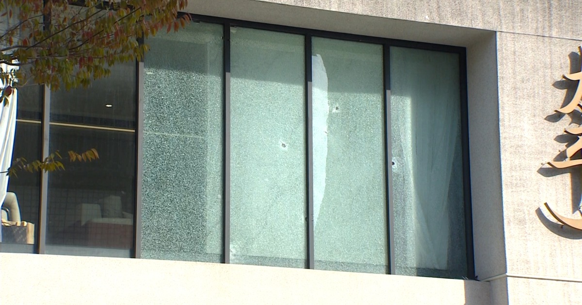 獨家／茶行牆掛「天下太平」疑遭組織教唆開槍 警告味濃