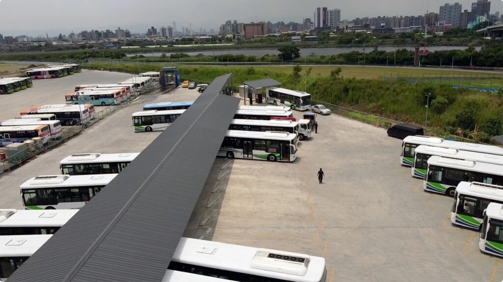 智慧城市不可缺電動巴士 運研所導入AI突破電動公車充電瓶頸's story cover image