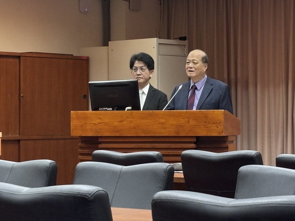 核安會主委陳明真：若非核家園延至2035年，確實可減輕供電壓力's story cover image