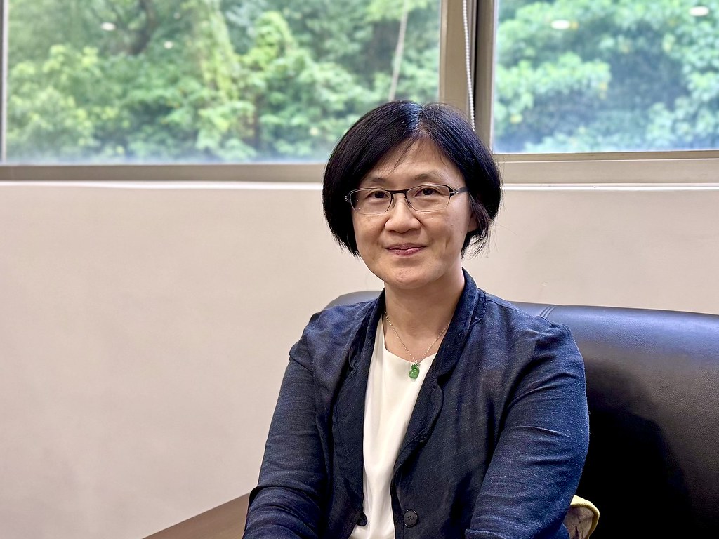 非核工背景的行政學教授，如何拆解核廢難題——專訪核廢辦主任杜文苓's story cover image