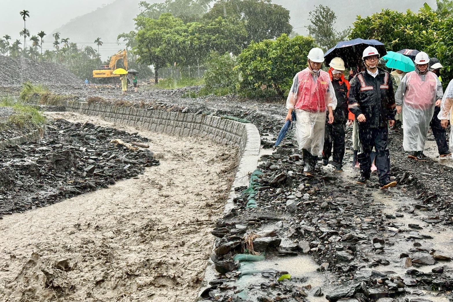 今夏經歷最多雨的7月 氣溫較平均值低0.2℃ 氣象署：仍在暖化情勢內's story cover image