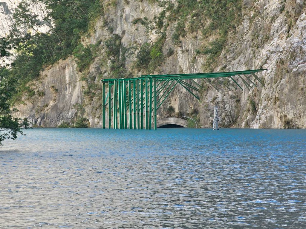 花蓮太魯閣燕子口堰塞湖形成滿一週 將降挖解危機's story cover image