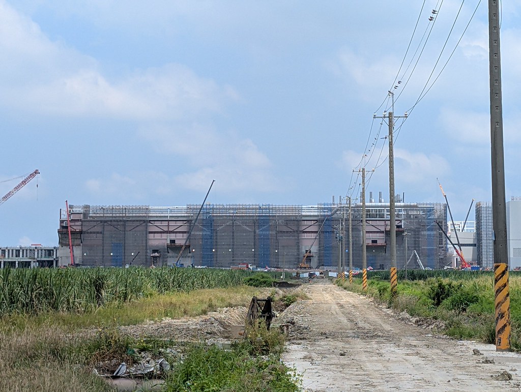 南科嘉義二期環評初審過關 環委聚焦空污增量、供水壓力's story cover image