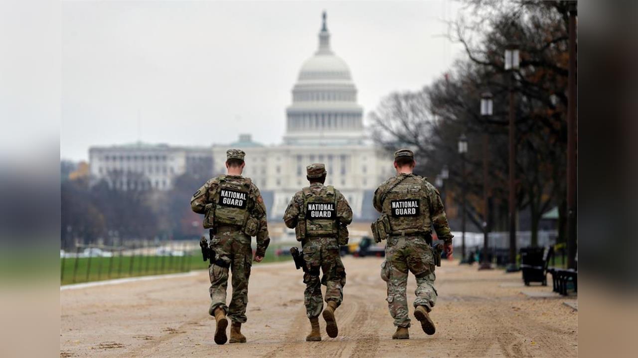 華府國民兵遭槍擊案延燒　美國旅行禁令擬「增至30國以上」's story cover image
