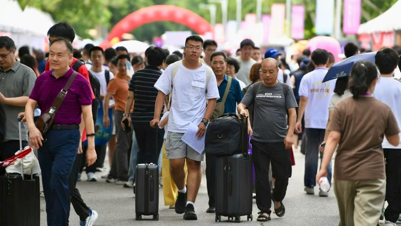 中國青年1美元吃2餐！習喊自找苦吃挨轟「脫節」