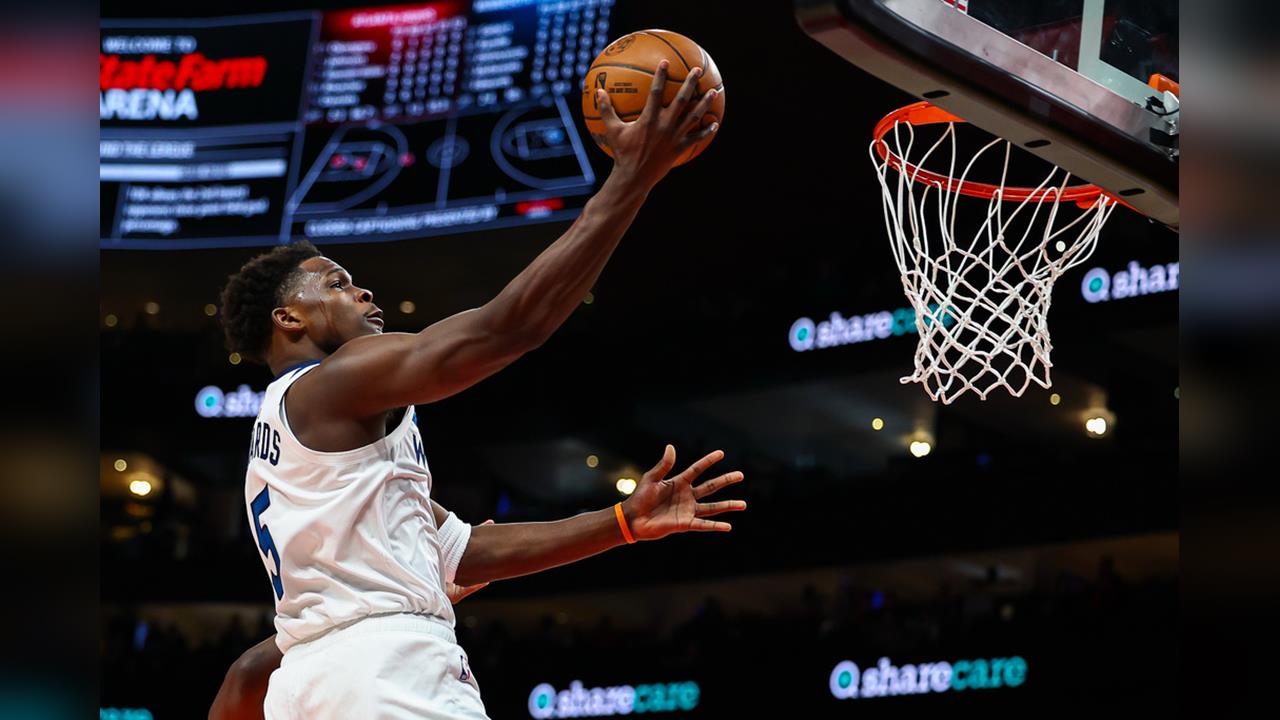 提前被換下不爽總教練調度？灰狼「蟻人」自行離場惹爭議's story cover image