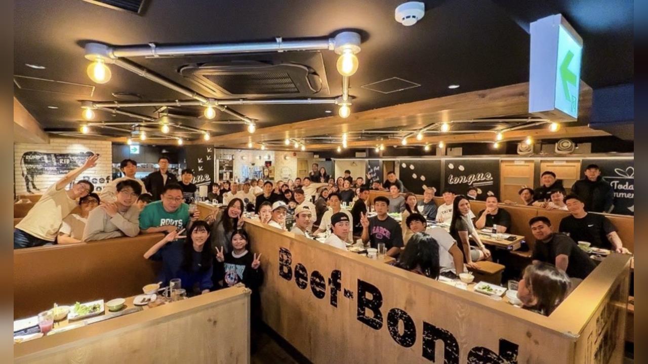 經典賽／台灣隊赴日比賽辛苦了！辜仲諒宴請球員吃燒肉