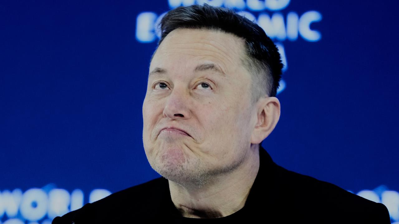 女兒才打臉極樂島辯解！X平台突遭檢突襲「馬斯克慘被傳喚」原因曝