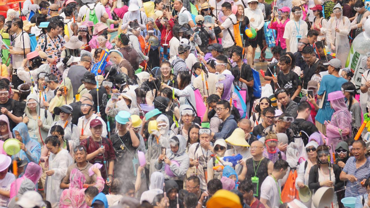 他去泰國潑水節被下毒手！遭架住「種草莓」急報警