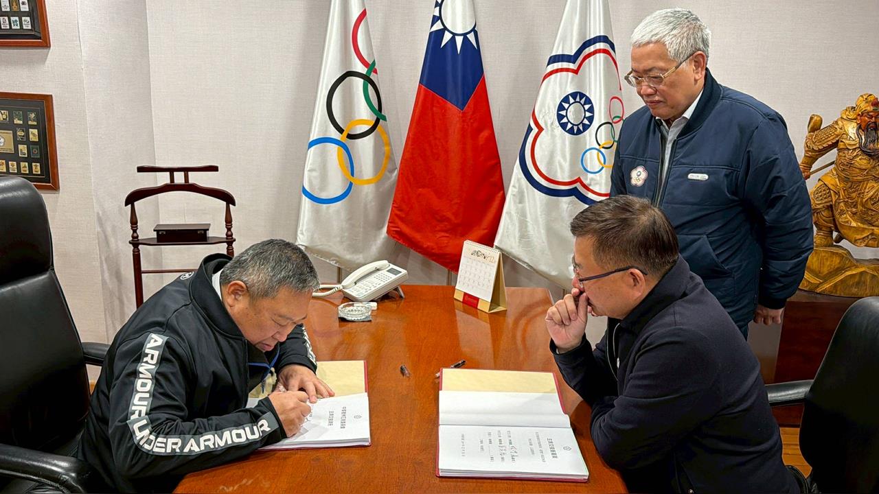 林鴻道正式交棒蔡家福  中華奧會主席職務交接清冊簽署程序完畢's story cover image
