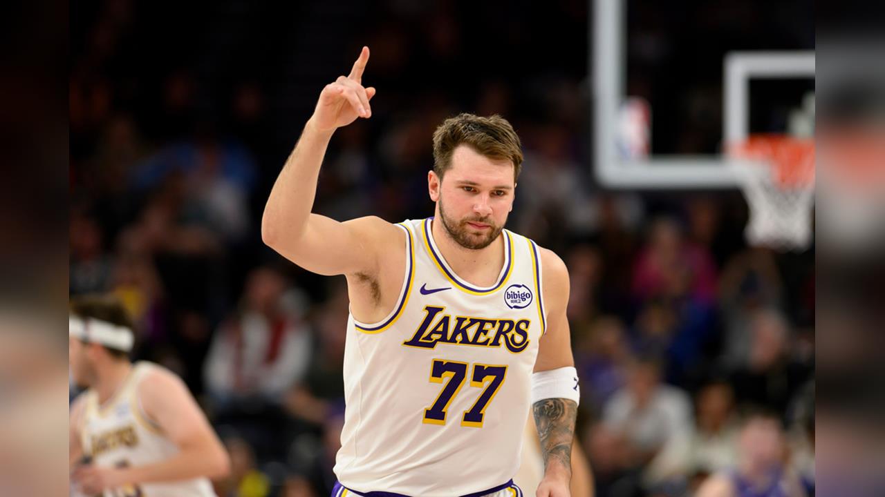 「東七七」展現湖人一哥風範！贈球隊百部高檔電動單車耶誕禮物's story cover image