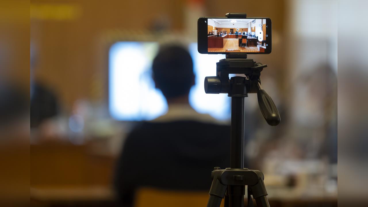 19歲少年遭「直播虐殺」成焦屍…心碎母看片痛哭！'s story cover image