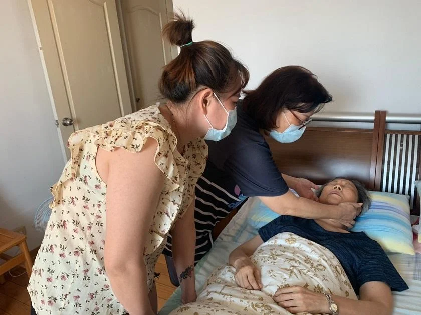 張雅晴／家人照顧、送機構，還是僱用看護？誰讓障礙者和親人、跨國移工陷入困局？'s story cover image