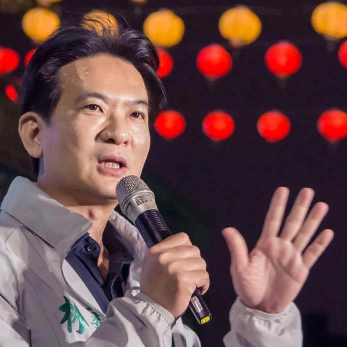 轟黃國昌播AI音檔又不敢承認偽造  林俊憲搬民眾黨提案打臉：要不要先自罰？'s story cover image