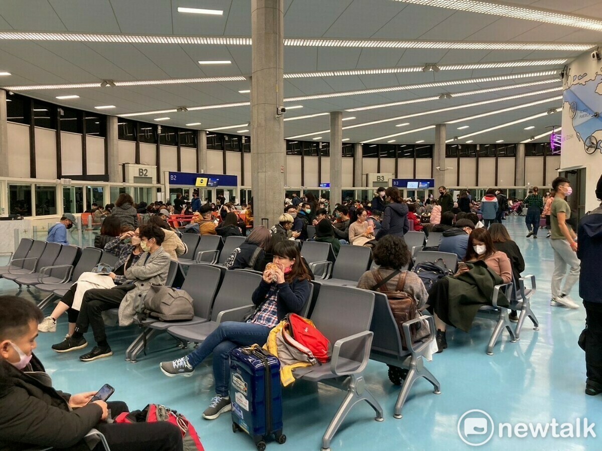 保障旅客權益！全台3旅行社遭廢照  觀光署：逾期未繳足保證金's story cover image