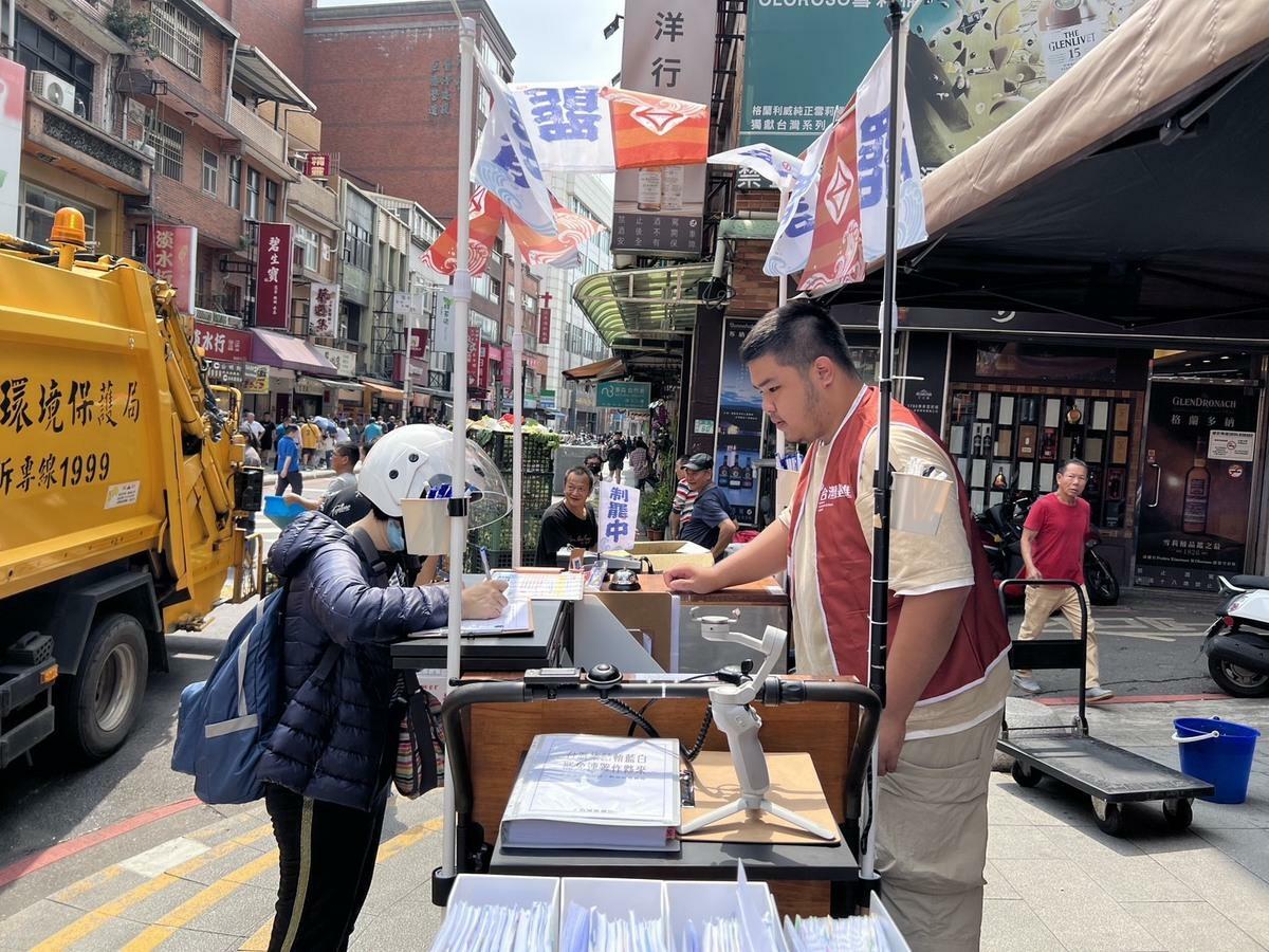 中選會回應罷免案簽署爭議：依法行政、無差別待遇's story cover image