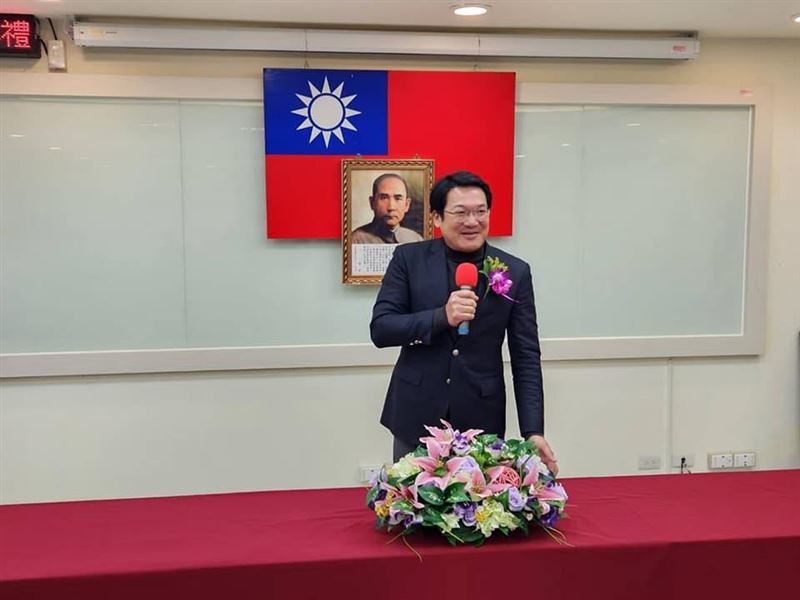 基隆民政處長請辭獲准 他嗆謝國樑犯傻：怎不想為何他這麼乾脆認罪？ 's story cover image