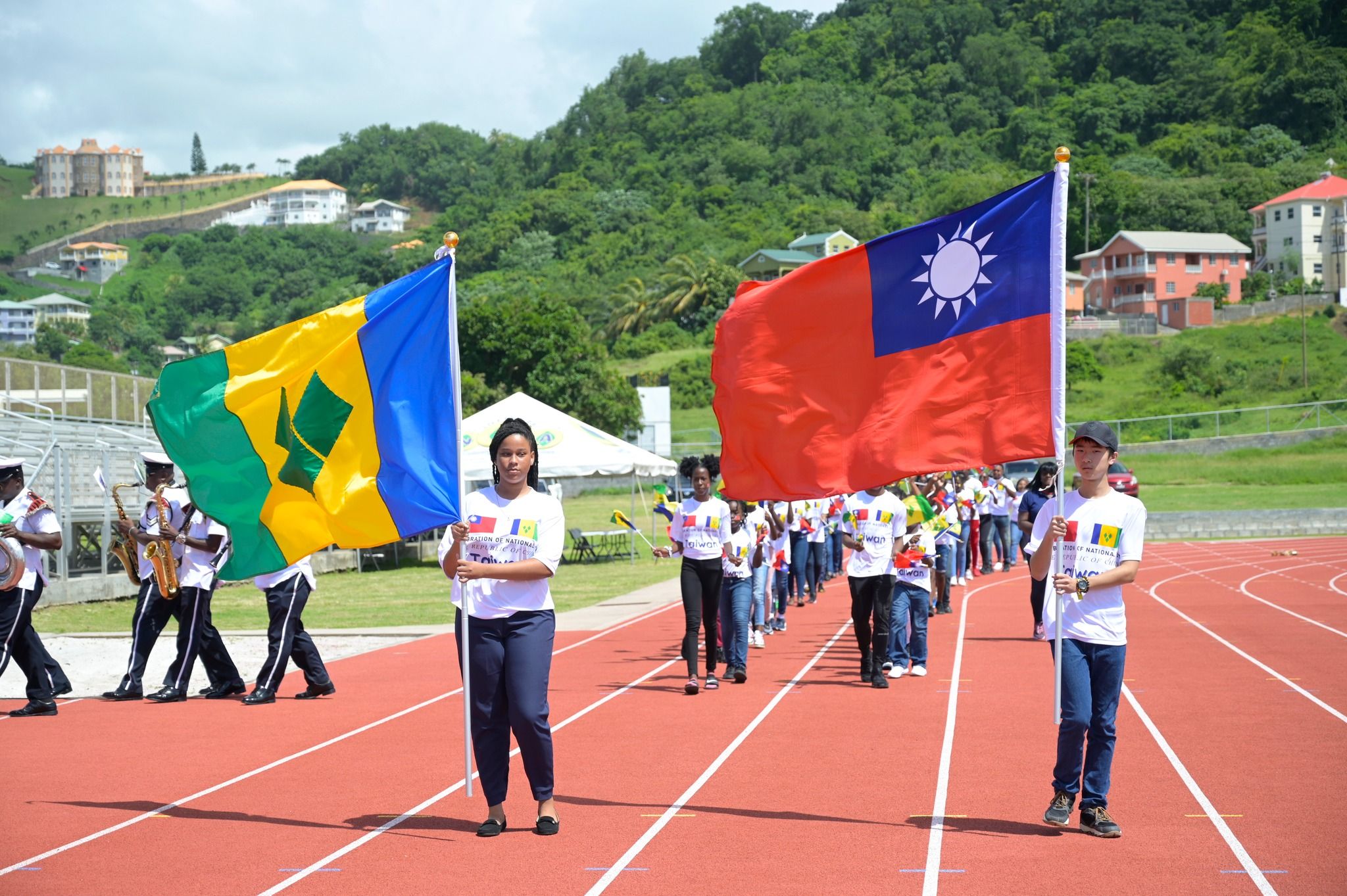 友邦聖文森「曾主張斷交」親中黨勝選　外交部：44年邦誼篤睦's story cover image