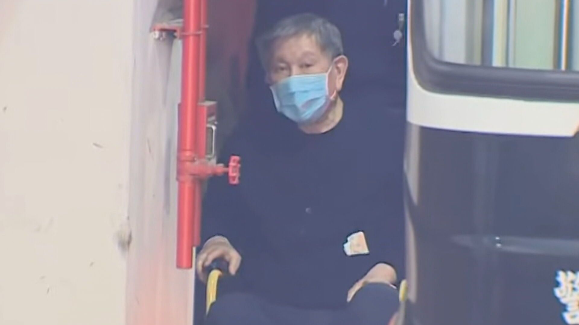沈慶京1億交保+2億人保重獲自由　法官提3條件皆乖乖遵守's story cover image