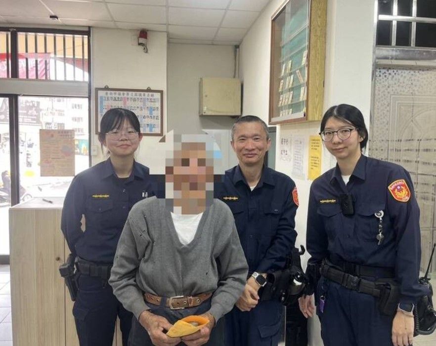 百歲人瑞好心借廁所卻遭竊12萬　警追緝3天逮到人's story cover image