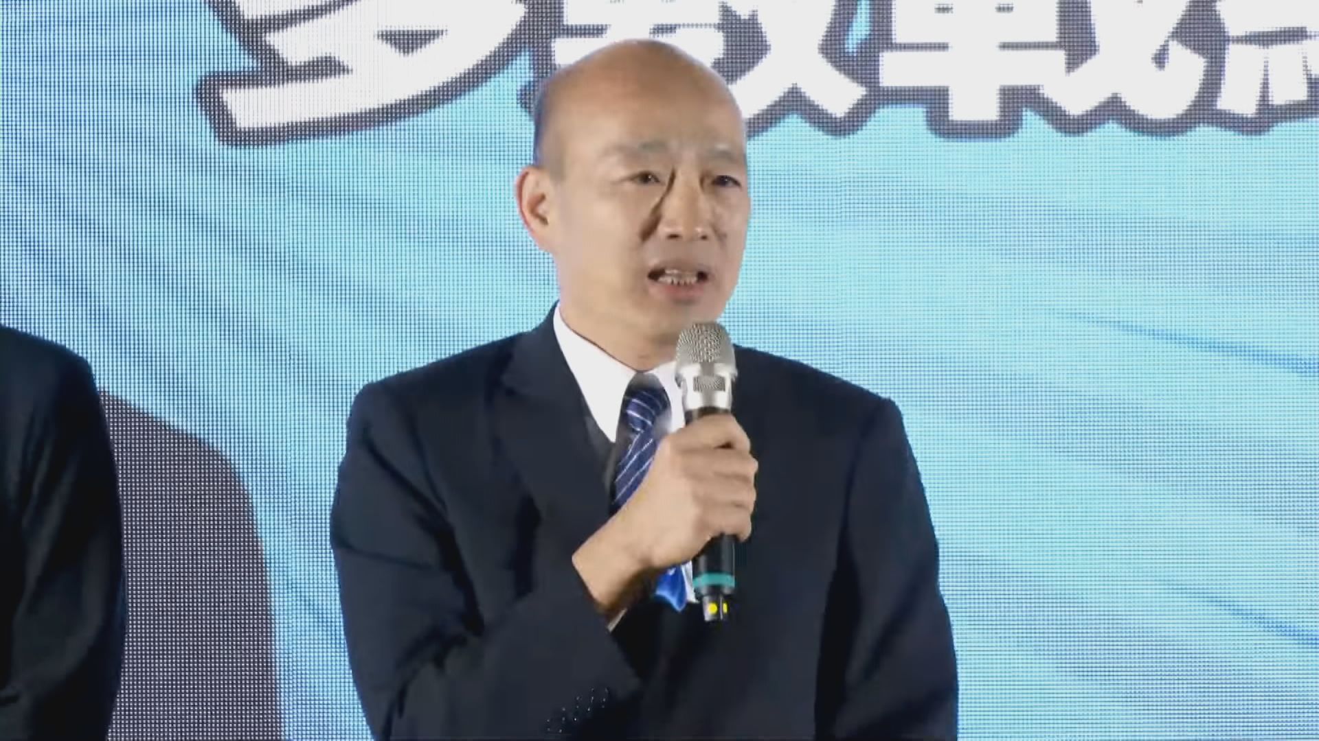 國民黨不補助台電、力拚普發現金1萬　藍綠對決「韓國瑜成關鍵票」's story cover image
