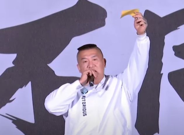 館長轉挺民眾黨事業重挫　遭抵制嘆：幾億身家快沒了's story cover image