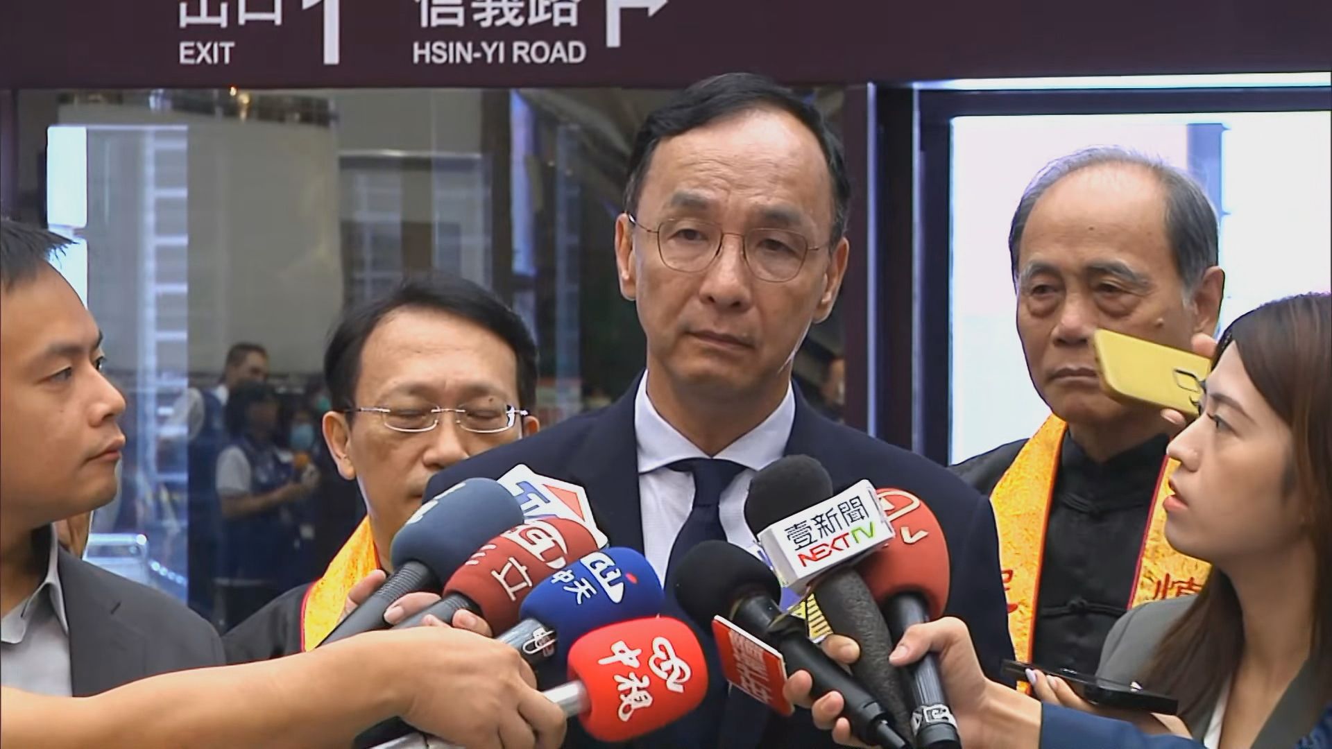 多人勸進傅崐萁參選黨魁？　朱立倫：傳言就讓它變成傳言's story cover image