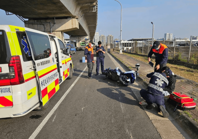高雄鳳山死亡事故！男騎士擦撞倒地　不幸遭聯結車後輪輾斃's story cover image