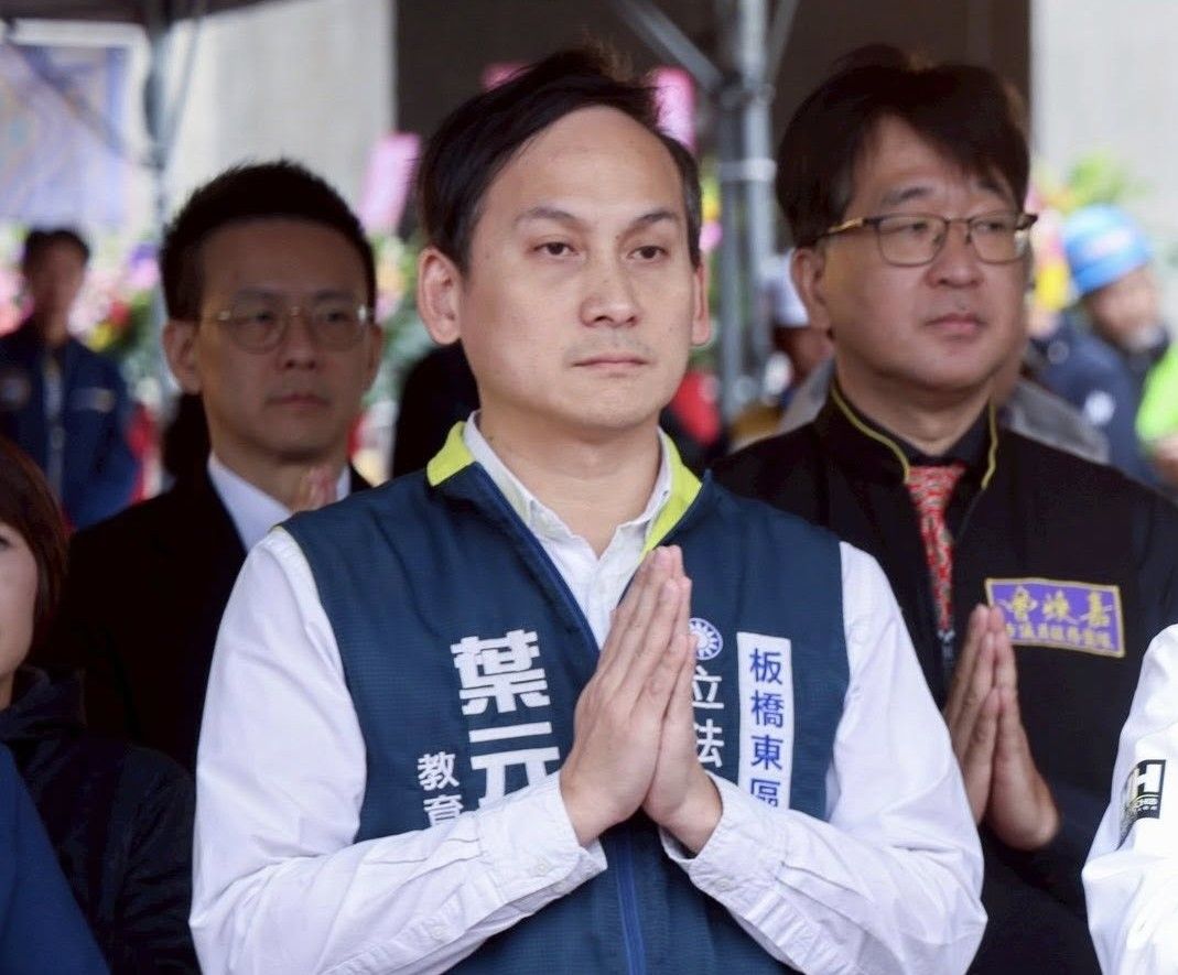 《零日攻擊》導演提告加重誹謗　葉元之孤單出庭沒律師：這沒什麼's story cover image