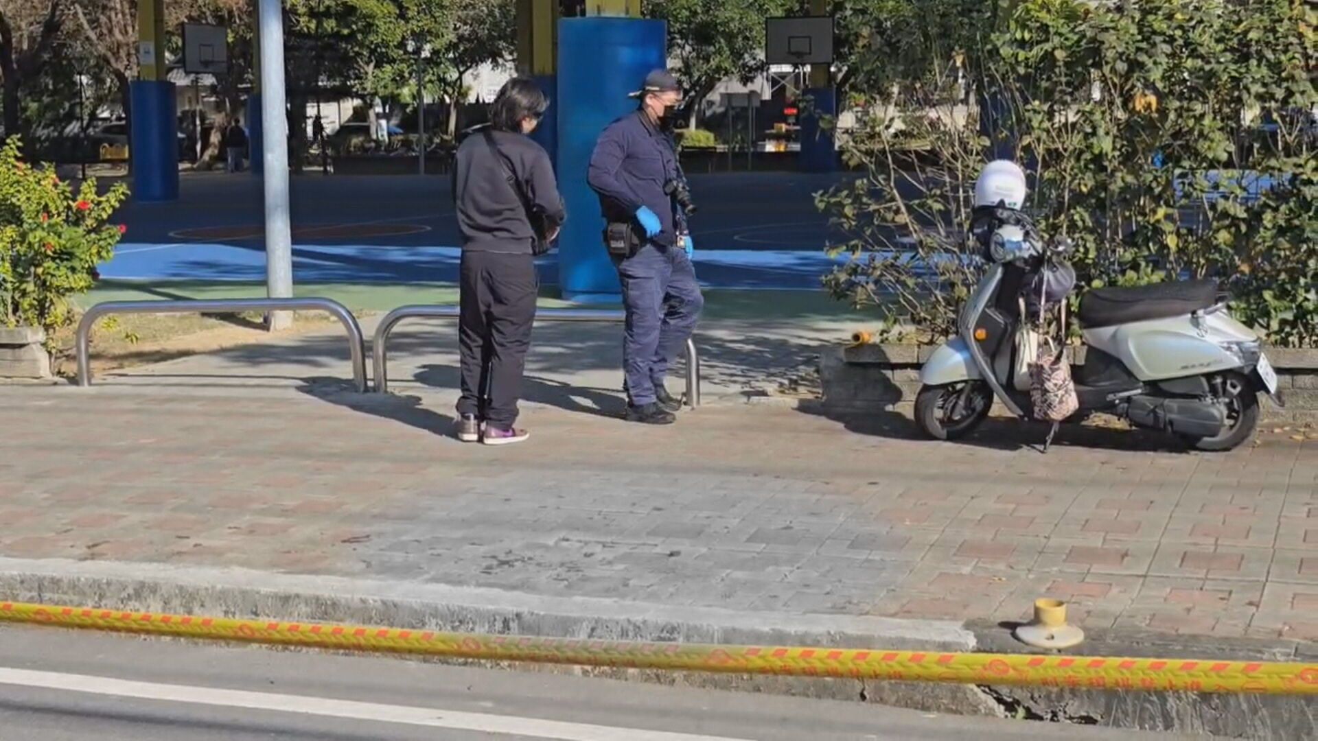 割頸女師闖國道遭撞斷雙腿　男行凶前發文吐怨氣...不滿種麻被判刑's story cover image