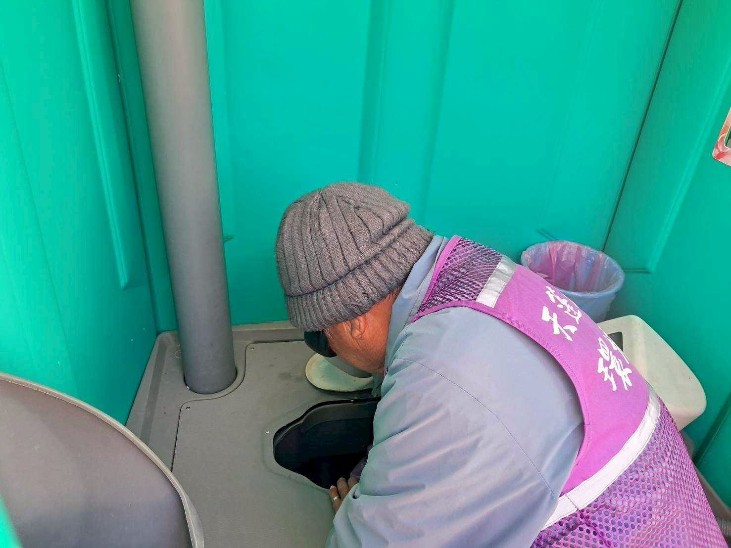 台灣燈會倒數！平均每天都有遊客掉手機　清潔人員糞坑打撈12支's story cover image