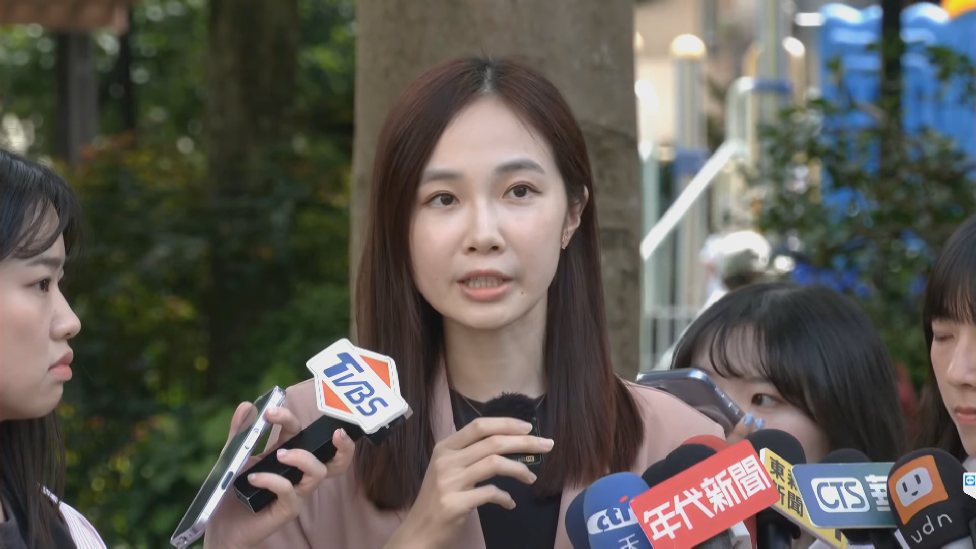 川同框鄭「握2秒」閃人　楊寶楨退黨選2／不滿「黨內霸凌文化」　楊寶楨確定脫黨戰台中市議員's OG Image