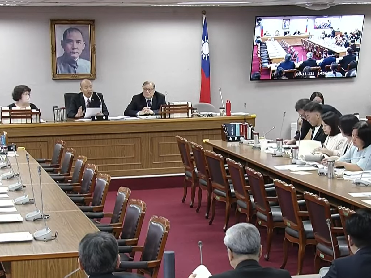 傅崐萁又缺席　韓國瑜批「立院病了」給3選擇：本人協商、授權書記長、辭總召's story cover image