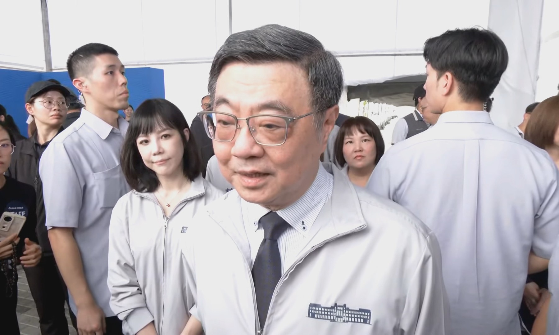 翁曉玲強凍148萬薪資今生效　卓榮泰：不迎合喜好、照常做事's story cover image